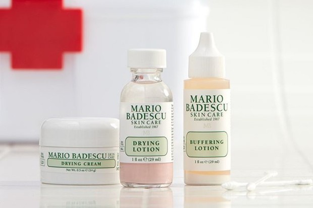 salicylic acid seperti yang terdapat pada produk skincare Mario Badescu Drying Lotion dapat membantu mengatasi jerawat pada remaja