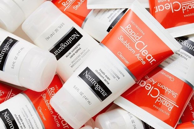 benzoyl peroxide seperti yang terdapat dalam produk Neutrogena Rapid Clear Stubborn Acne Spot Treatment Gel dapat membantu mengatasi jerawat pada remaja