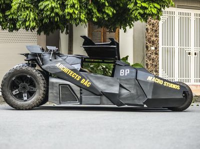 Penampakan Modifikasi Motor 400 cc yang Diubah Jadi Batmobile