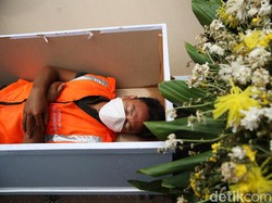 Banjir Kritik Sanksi Masuk Peti Mati yang Tak Ada di Aturan
