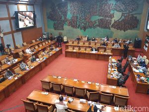 Anggota DPR Ingin Dana BOS Naik: Mas Nadiem Pasti Pintar Rayu Sri Mulyani Anggota DPR Ingin Dana BOS Naik: Mas Nadiem Pasti Pintar Rayu Sri Mulyani