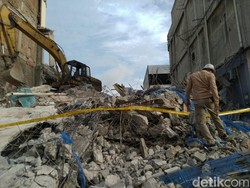 Kesaksian Warga-Pekerja soal Detik-detik Ruko Roboh di Jakpus