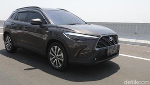Mencoba Toyota  Corolla Cross, Salah Satu Mobil Hybrid Termurah