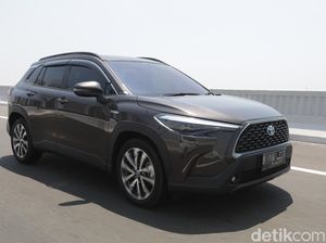 Mencoba Toyota Corolla Cross, Salah Satu Mobil Hybrid Termurah Mencoba Toyota Corolla Cross, Salah Satu Mobil Hybrid Termurah