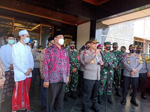Polri Libatkan Preman Pasar Pantau Masyarakat Pakai Masker Polri Libatkan Preman Pasar Pantau Masyarakat Pakai Masker