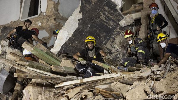 Ajaib! Ada Tanda Kehidupan di Balik Reruntuhan Ledakan Lebanon