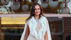Bikin Heboh, Model Ini Kenakan Gaun Transparan di Venice Film Festival