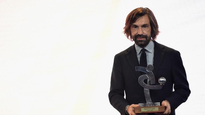 MILAN, ITALY - DECEMBER 03: Andrea Pirlo receives the Oscar Del Calcio AIC Italian Football Awards on December 3, 2018 in Milan, Italy.  (Photo by Pier Marco Tacca/Getty Images)