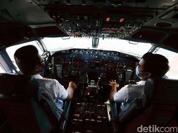 Begini Potret Ruang Kemudi Pesawat Garuda