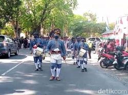 Diiringi Bregada, Wabup Petahana Daftar Pilkada Bantul
