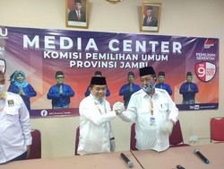 Bupati Merangin Jadi Cagub Pertama Daftar ke KPU Jambi
