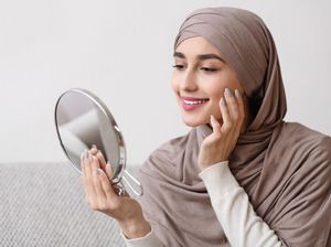 Adab Bercermin Menurut Islam beserta Doa yang Bisa Dipanjatkan Adab Bercermin Menurut Islam beserta Doa yang Bisa Dipanjatkan