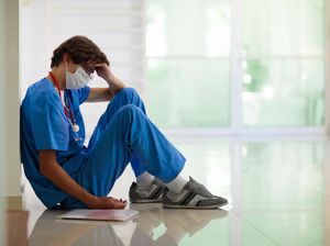 Kisah Dokter-dokter Junior Korban Bullying, Diolok hingga Tambah Jam Jaga Kisah Dokter-dokter Junior Korban Bullying, Diolok hingga Tambah Jam Jaga