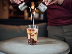 Pakai Susu Jagung hingga Oat, 5 Es Kopi Susu Ini Cocok untuk Vegan