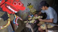 Geliat Perajin Wayang Kulit di Masa Pandemi