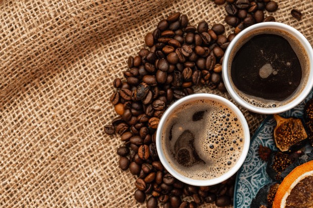 mengkonsumsi kafein, jika berlebihan itu bisa menyebabkan migrain atau sakit kepala,