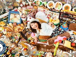 Gokil! Wanita Ini Punya Koleksi Makanan Plastik Terbanyak di Dunia