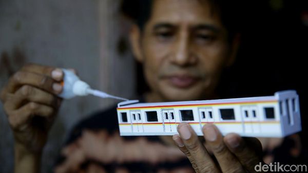 Meraup Untung Lewat Miniatur Kereta Api
