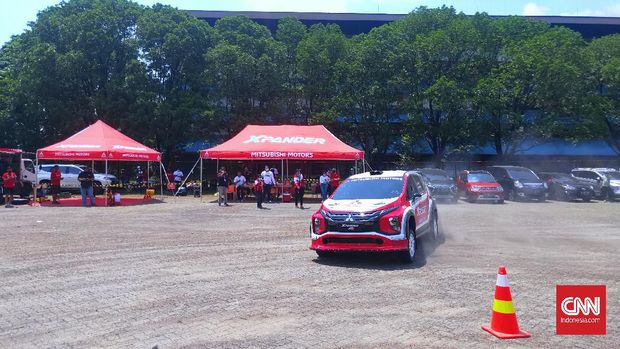 Mitsubishi Xpander AP4