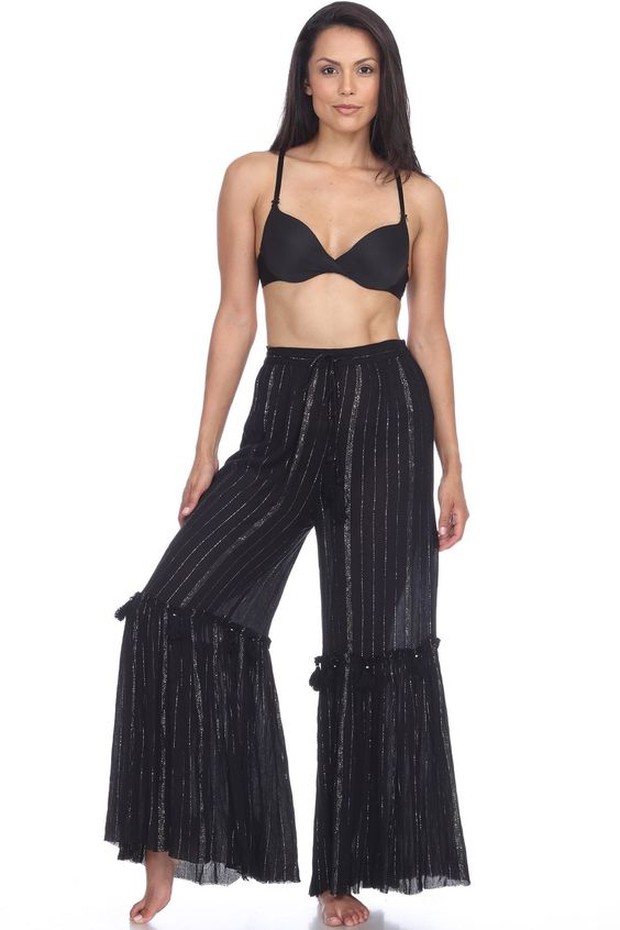 Palazzo pants/pinterest.com/gogaswimwear Punya bahan tipis dan ringan dan bergaya boho.