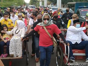 Anak Pedangdut A Rafiq Daftar Pilkada Pekalongan Naik Becak Anak Pedangdut A Rafiq Daftar Pilkada Pekalongan Naik Becak