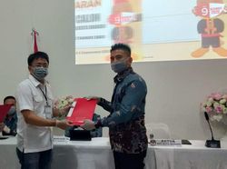 Andrei Angouw Segera Catat Sejarah Jadi Walkot Beragama Konghucu