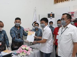 Pilkada Manado, Andre Angouw-Richard Sualang Pendaftar Pertama di KPU