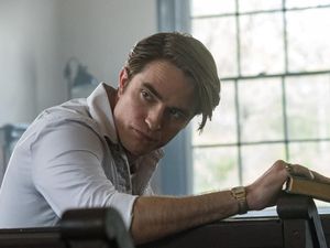 Robert Pattinson Tolak Permintaan Adegan Bercinta dengan Anjing