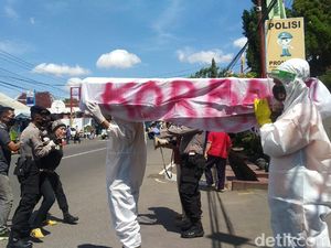 Sosialisasi Bahaya COVID-19, Polres Kuningan Gelar Aksi Teatrikal