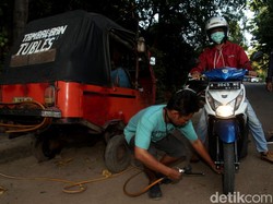 4 Jurus Menghindari Ban Motor Bocor Halus
