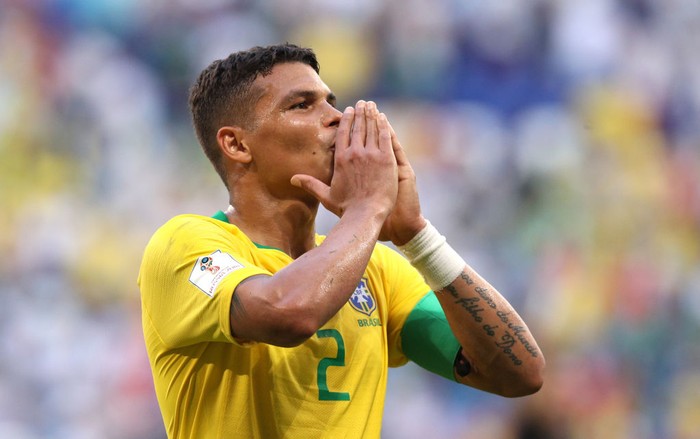SAMARA, RUSSIA - JULY 02:  Thiago Silva of Brazil celebrates victory following the 2018 FIFA World Cup Russia Round of 16 match between Brazil and Mexico at Samara Arena on July 2, 2018 in Samara, Russia.  (Photo by Buda Mendes/Getty Images)