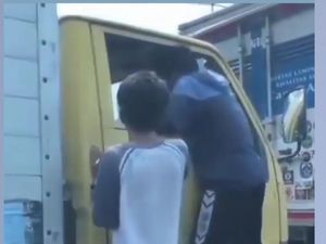 Melihat Aksi Pemalakan Sopir Mobil Boks di Pluit