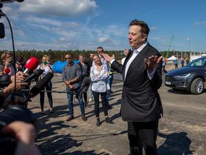 Ambisi Elon Musk di Jerman: dari Tesla Gigafactory Sampai Produksi Vaksin Corona
