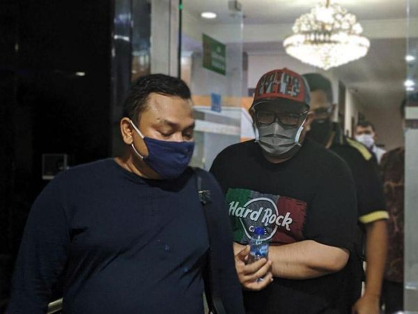 Potret Penangkapan Eks Dirut TransJ Donny Saragih