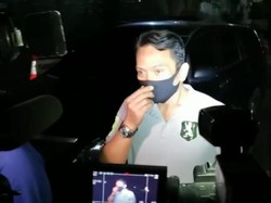 Keluarga Jenguk Reza Artamevia yang Diamankan di Polda Metro Jaya