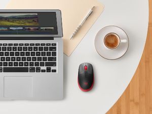 Logitech M190, Mouse Ergonomis dengan Harga Terjangkau