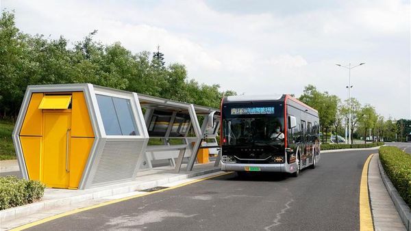 China Mulai Uji Coba Bus Tanpa Supir