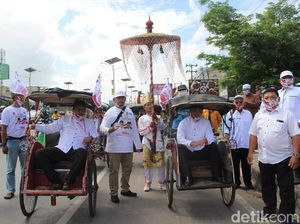 Pilgub Kalsel, Denny Indrayana Naik Becak dan Paman Birin Bermotor ke KPU