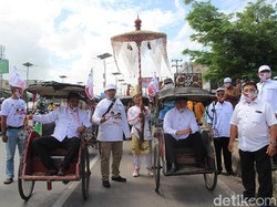 Pilgub Kalsel, Denny Indrayana Naik Becak dan Paman Birin Bermotor ke KPU