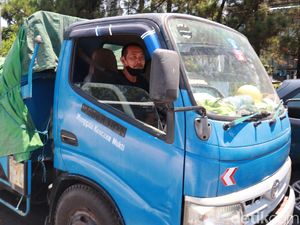 Sopir Truk Ini Keberatan Tarif Tol Jakarta-Bandung Naik