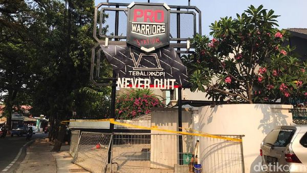 Penampakan Tebalik Kopi Disegel Satpol PP Penampakan Tebalik Kopi Disegel Satpol PP