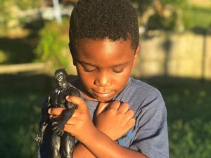 Mengharukan, Potret Anak-anak Beri Penghormatan ke Black Panther Mengharukan, Potret Anak-anak Beri Penghormatan ke Black Panther