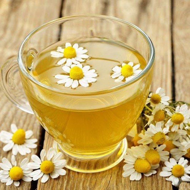 Chamomile Tea/Pinterest.com Jenis teh ini mampu meningkatkan metabolisme tubuh dan membuat tubuhmu tetap terhidrasi sepanjang hari.