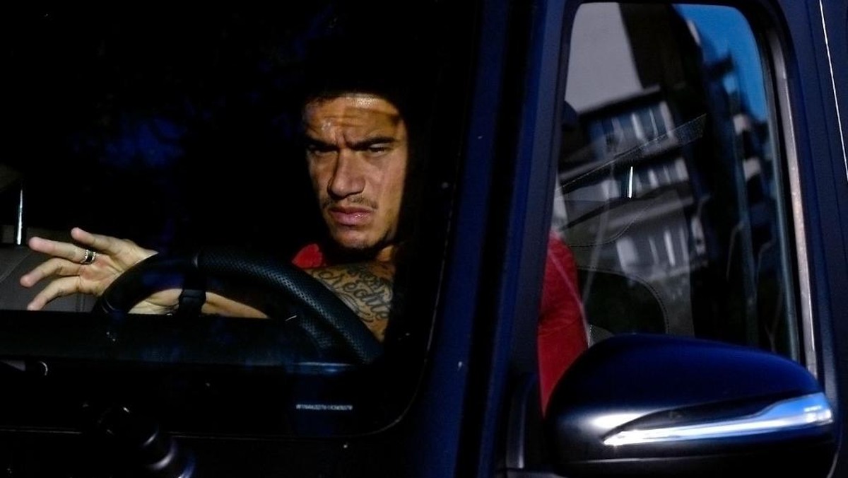 Philippe Coutinho dikabarkan batal dijual Barcelona karena dibutuhkan Ronald Koeman. (Foto: AFP/PAU BARRENA)