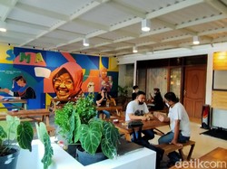 Melihat Perjalanan Wali Kota Risma di Kedai Historisma