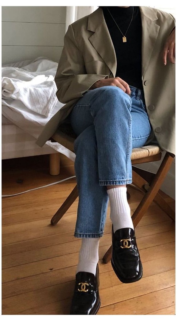 Loafers/pinterest.com/torisimpson Bentuknya mirip dengan sepatu pantofel, namun dibuat sangat modis.