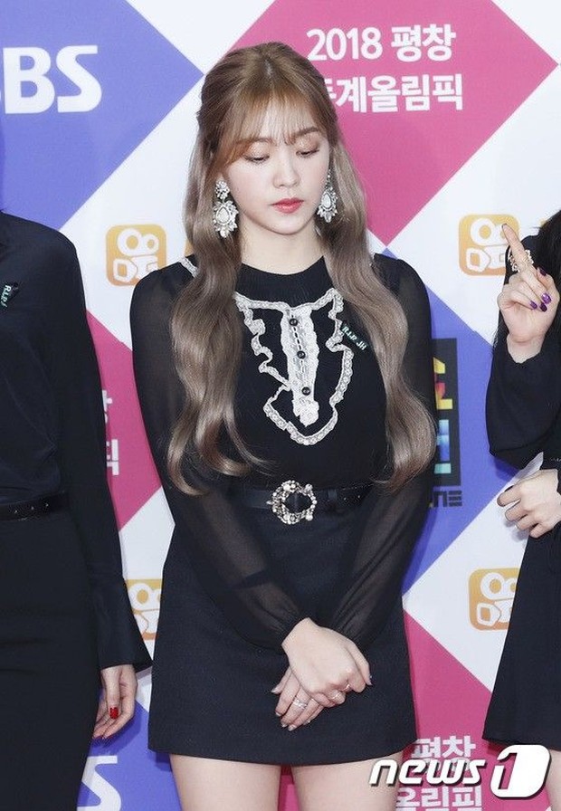 Selama bertahun-tahun, idol Kpop mendapat kritik karena menunjukkan perasaan didepan umum.