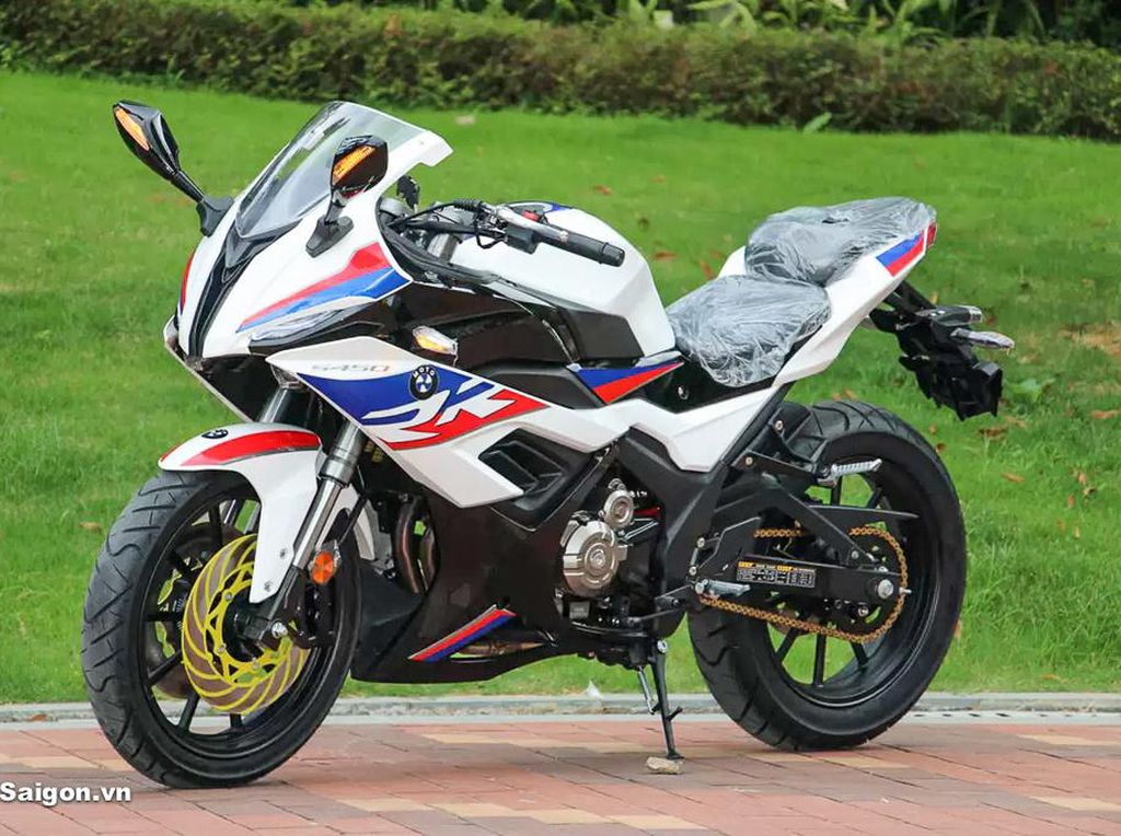 Penampakan Motor Sport China yang Mirip Moge BMW Penampakan Motor Sport China yang Mirip Moge BMW