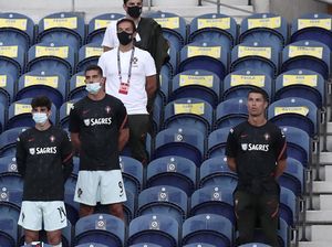 Bandel Tak Pakai Masker, Ronaldo Kena Semprot