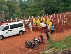 17 Jenazah Corona Dimakamkan di TPU Pondok Ranggon Hari Ini